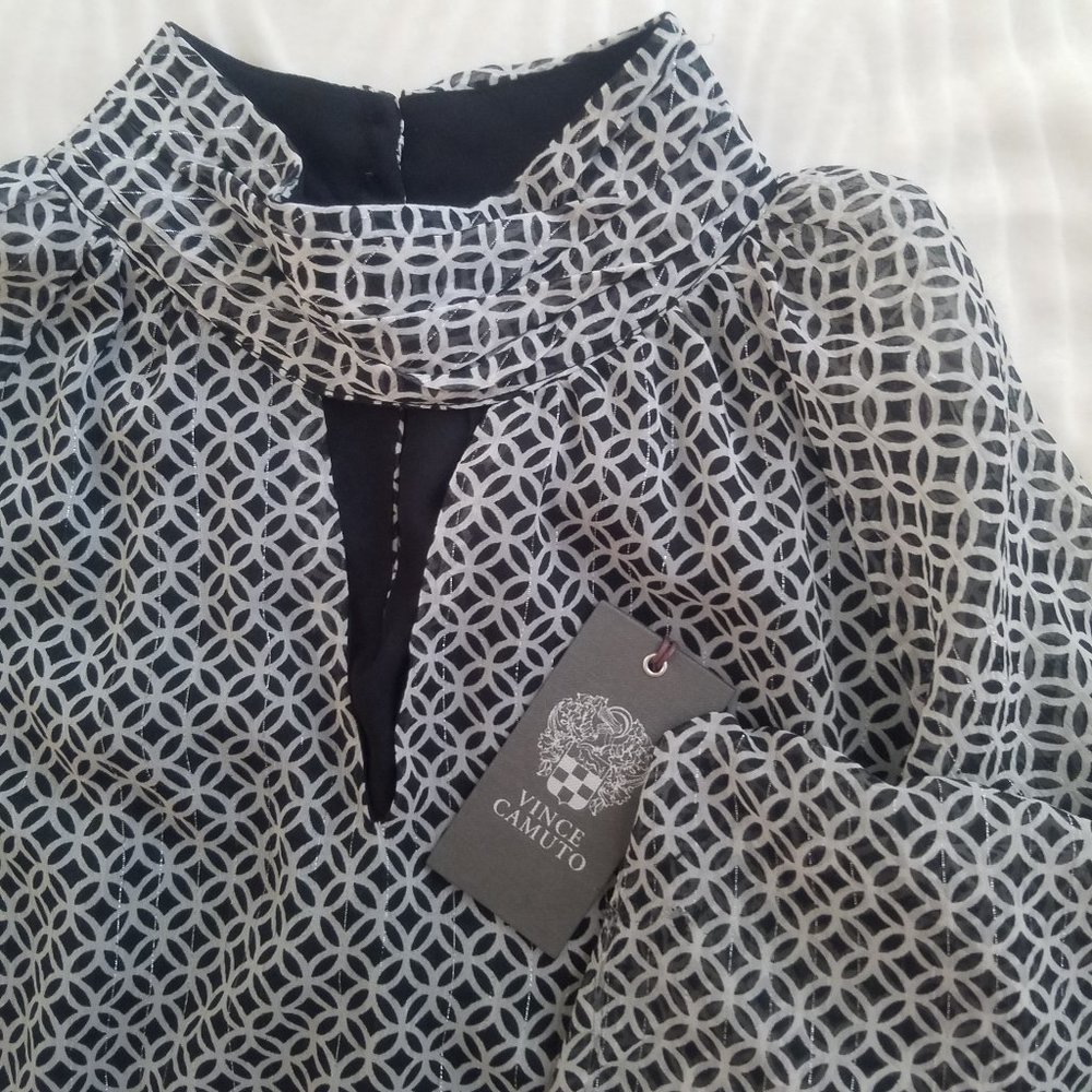 Vince Camuto 3/4 Sleeve Chiffon top black/white geo print, XS